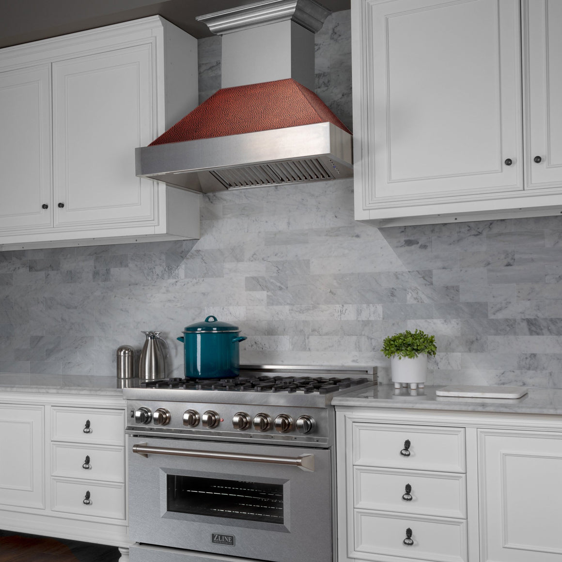 30" ZLINE Ducted DuraSnow® Stainless Steel Range Hood with Hand-Hammered Copper Shell (8654HH)