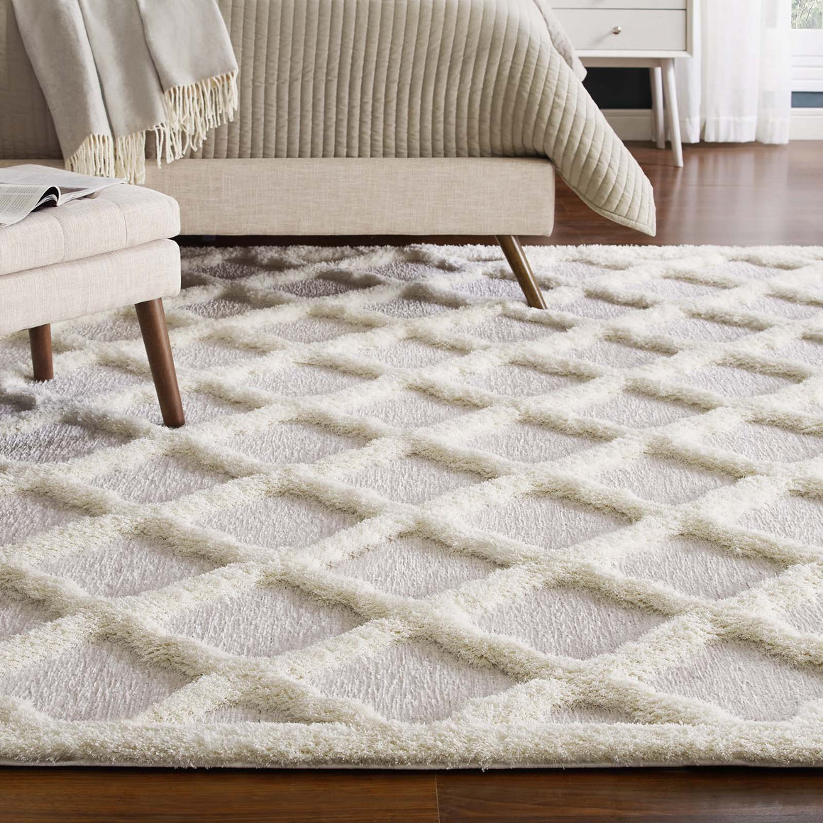 Regale Abstract Moroccan Trellis 5x8 Shag Area Rug  Ivory and Light Gray